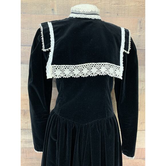 Vintage 1970’s Velvet Goth Prairie Victorian Dress Puff Shoulder Crochet Sz XS/S - Picture 3 of 15